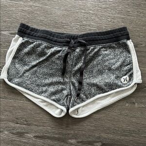 SzL Hurley Women's Gray and Black Shorts in a light jersey like fabric GUC